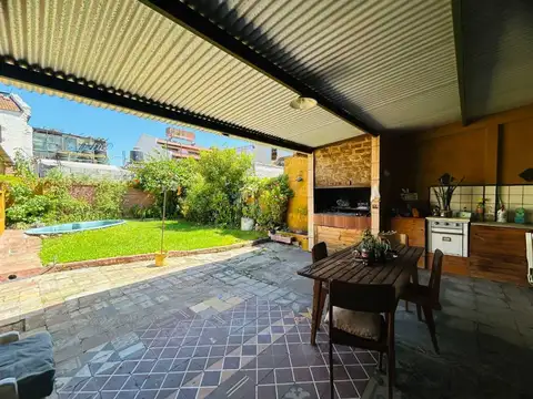 Venta/Permuta Casa 5 amb a refac Caseros Centro