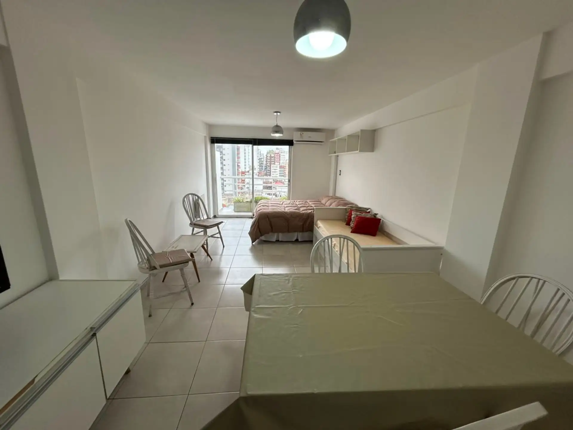 VENTA MONOAMBIENTE BALCÓN LA PERLA COCHERA