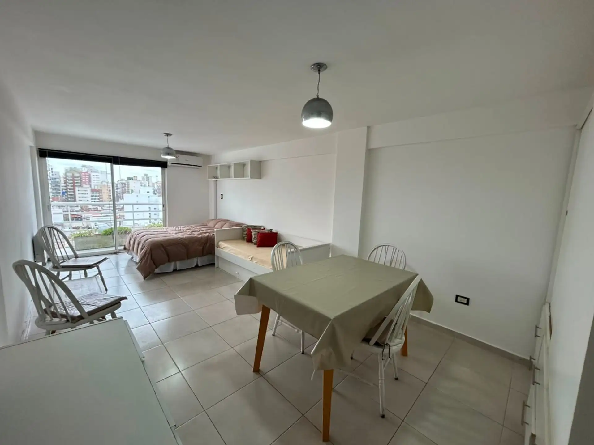 VENTA MONOAMBIENTE BALCÓN LA PERLA COCHERA