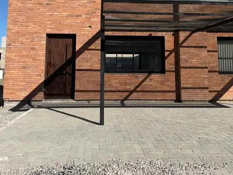 Depto Tipo Casa en Venta con 1 cocheras
