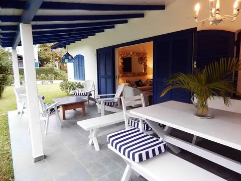 Venta casa 5 ambientes en condominio Antares-Lagoinha