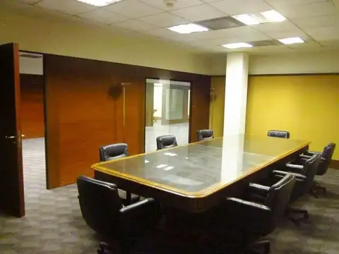 Oficina en Alquiler con 3 cocheras