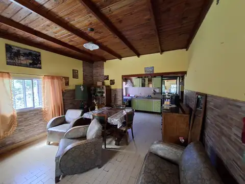 Casa 4 ambientes con 1 baño