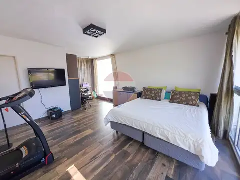 Casa 9 ambientes con 5 baños