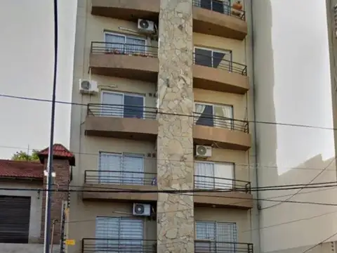 VENTA DEPARTAMENTO LUMINOSO Y DE AMPLIOS AMBIENTES