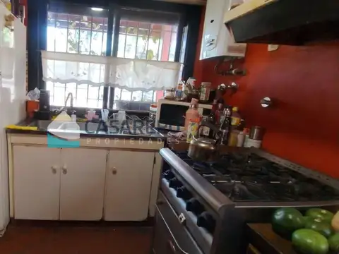 Casa en Venta con 3 cocheras