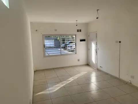 Departamento en Alquiler en Ingeniero Adolfo Sourdeaux, $ 900.000
