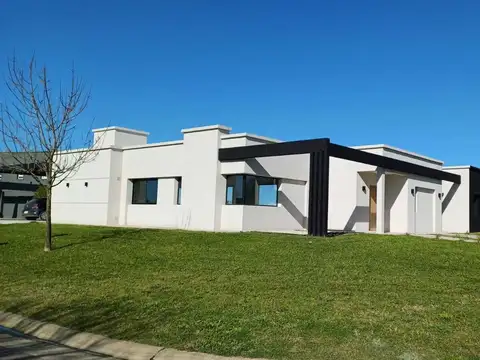 Casa en Venta en San Sebastian, USD 230.000