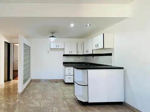 Balcarce 500, Piso 1