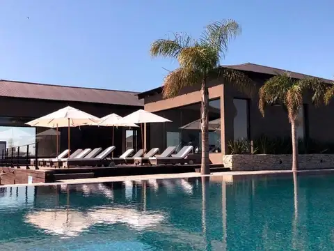 Venta Lote 906m2 Salida al Río en Barrio Naudir