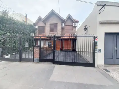 Casa - Alquiler - Argentina, Ramos Mejia - SARGENTO CABRAL 434