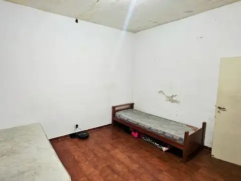 Depto Tipo Casa en Venta en Ramos Mejia Sur, USD 47.000