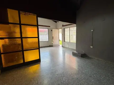Casa 2 ambientes con 1 baño