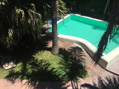 VENTA CASA 5 AMB PILETA COCHERA JARDIN BERAZATEGUI