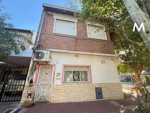 Ph tipo casa en venta de 4 ambientes - José León Suárez