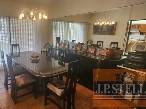 Casa 5 Ambientes c/ Garaje 2 autos - 260 m² s/ Lote 374 n² - San Justo