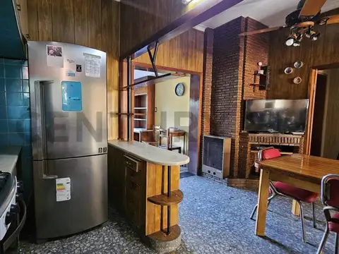 Venta Casa 5 Ambientes en Padua Gran Potencial sobre Lote de 420m²