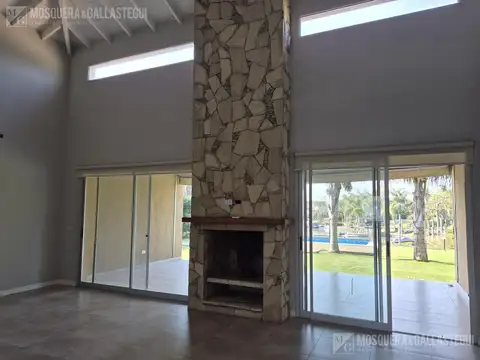 Casa en Alquiler de 3 dormitorios