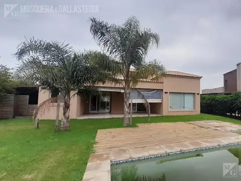 Casa en Alquiler de 3 dormitorios