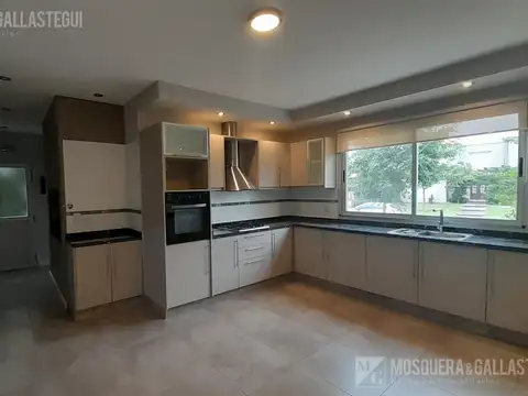 Casa en Alquiler al Norte
