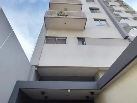 H Yrigoyen 400 , Piso 1