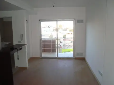Departamento 2 ambientes c/balcon al frente