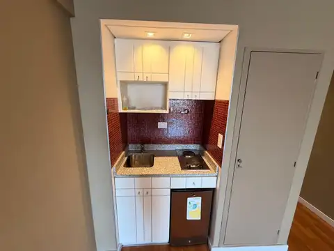 Departamento muy luminoso para vivienda en Microcentro.