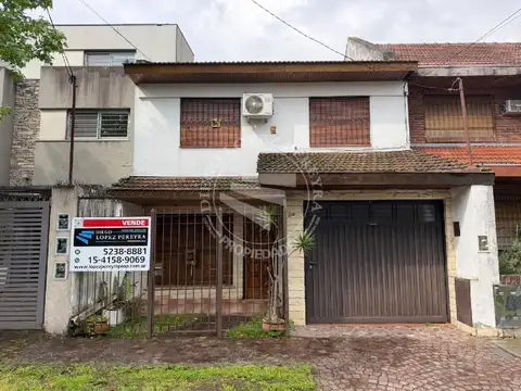 Impecable Dúplex de 4 Dormitorios con Gran Jardín en Olivos
