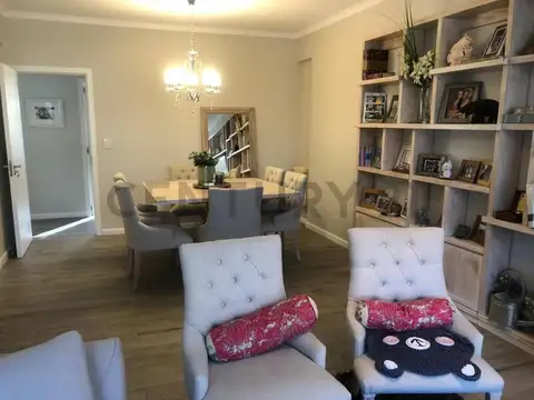 Venta piso 5 ambientes en Olivos