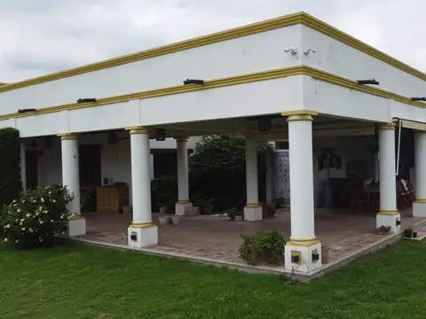 Casa en Venta con 2 cocheras
