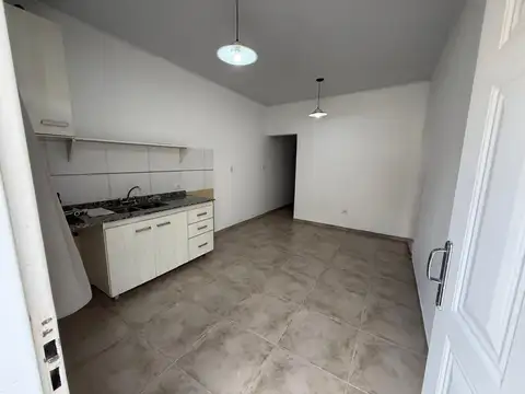 Departamento en Alquiler en Ezpeleta Oeste, $ 530.000
