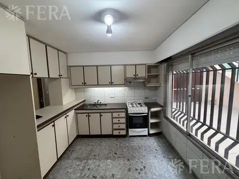 Alquiler de PH 3 ambientes en Sarandi