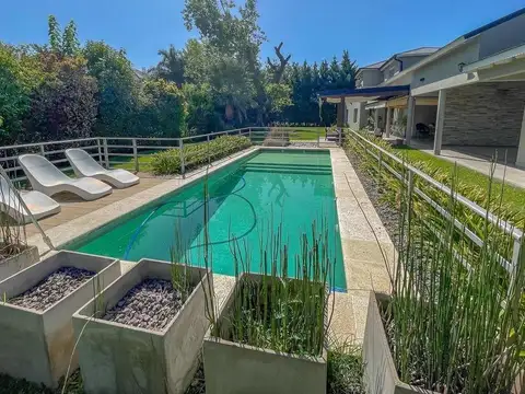 Casa  en Venta en Septiembre, Escobar, G.B.A. Zona Norte