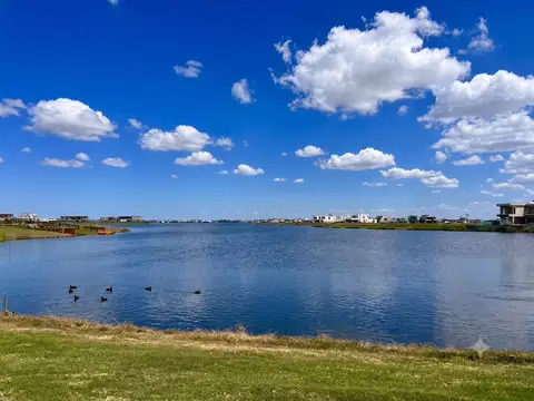 Oportunidad espectacular Lote al lago central en Amarras Puertos - financiación