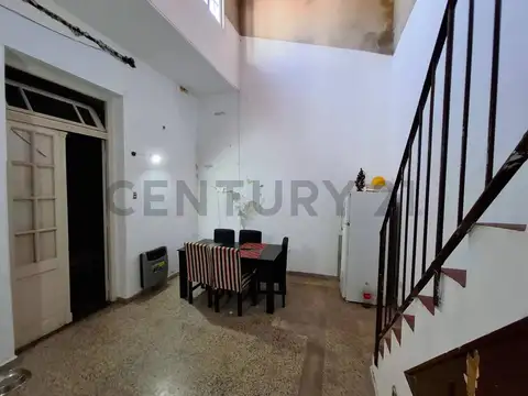 27 de Febrero 1300, Piso 0