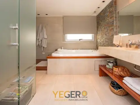 Departamento en Alquiler con 2 cocheras