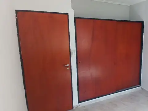 Casa 5 ambientes con 1 baño