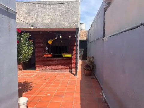 Casa 4 ambientes con 1 baño