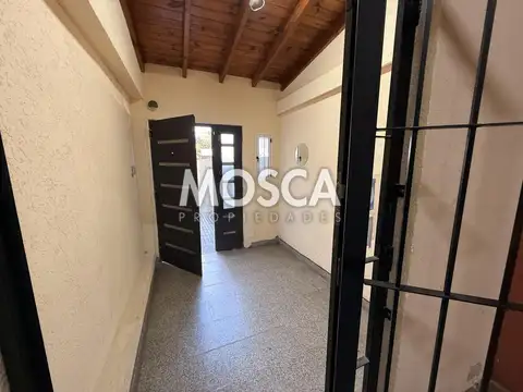 Casa 6 ambientes con 5 baños