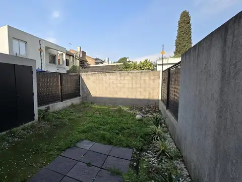 Depto Tipo Casa en Alquiler 8 años