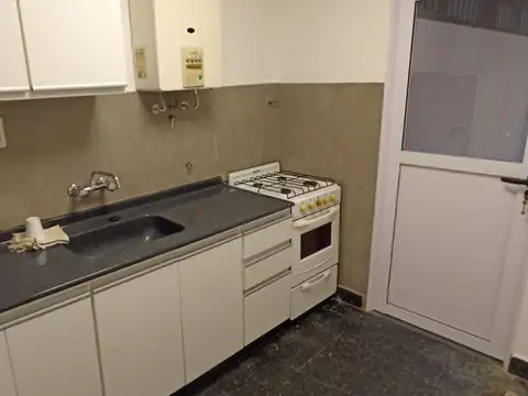 Departamento en venta 2 ambientes Balvanera con patio - Apto Crédito