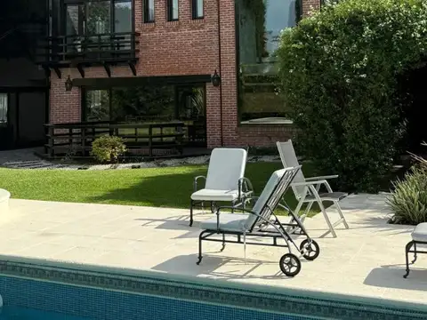 Casa en Venta en Campos De Álvarez, USD 799.999