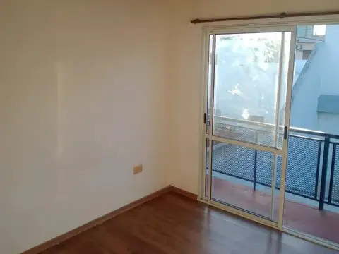Depto Tipo Casa 2 ambientes con 1 baño
