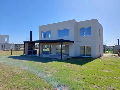 Casa A Estrenar en Venta en Puertos, Escobar Barrio  Los Ceibos