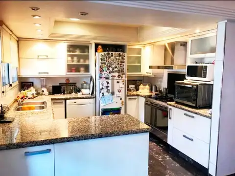 Casa 4 ambientes con 3 baños