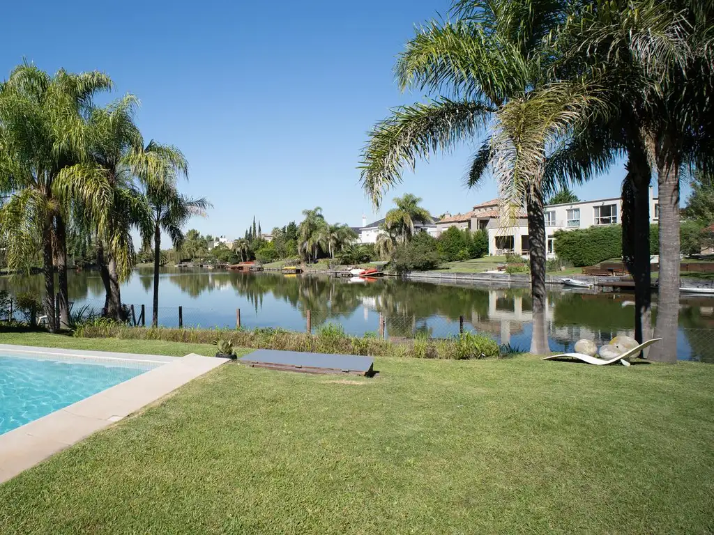 Venta Casa Las Glorietas al lago