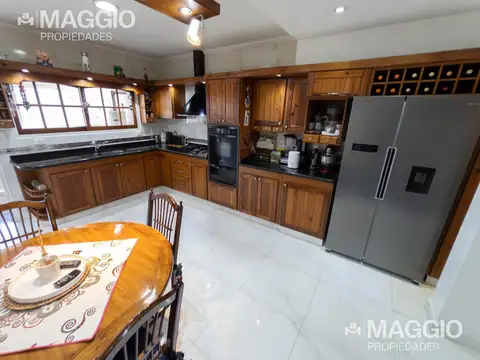 Departamento 4 ambientes con 2 baños