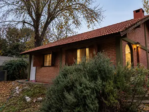 Casa + 2 locales comerciales en venta en Rincon del Este