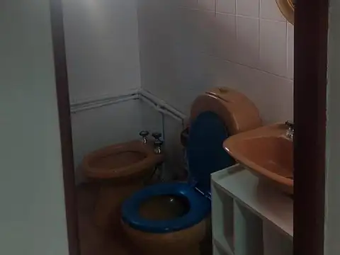 Casa 2 ambientes con 1 baño