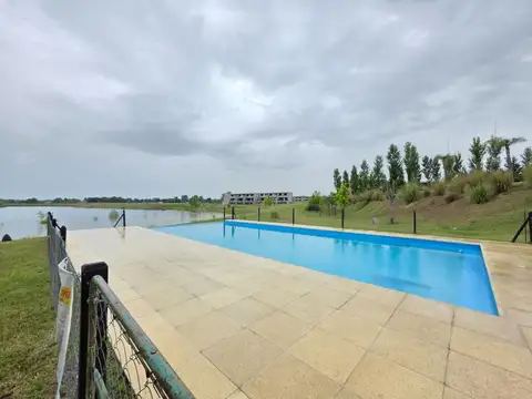 CASA 4 AMBIENTES  PERMUTA BARRIO LOS JUNCOS LUJÁN